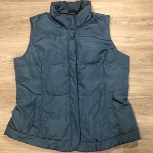 🌻 for $5 / Macy Charter club blue puff vest